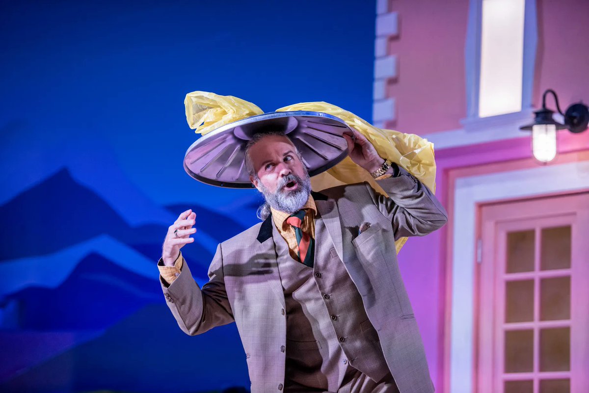 Time flies - it's hard to believe that two weeks ago we had our last performance of La Cenerentola at Nevill Holt. Here are a few more pics, all by the fantastic Genevieve Girling.