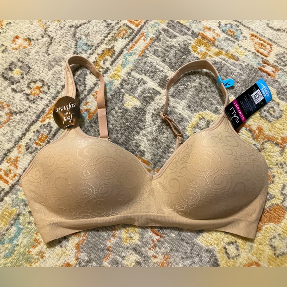 TSimm1971's tweet photo. So good I had to share! Check out all the items I'm loving on @Poshmarkapp #poshmark #fashion #style #shopmycloset #marinelayer #hollister: https://t.co/s3md5anSPe https://t.co/6CZXg8PsrF