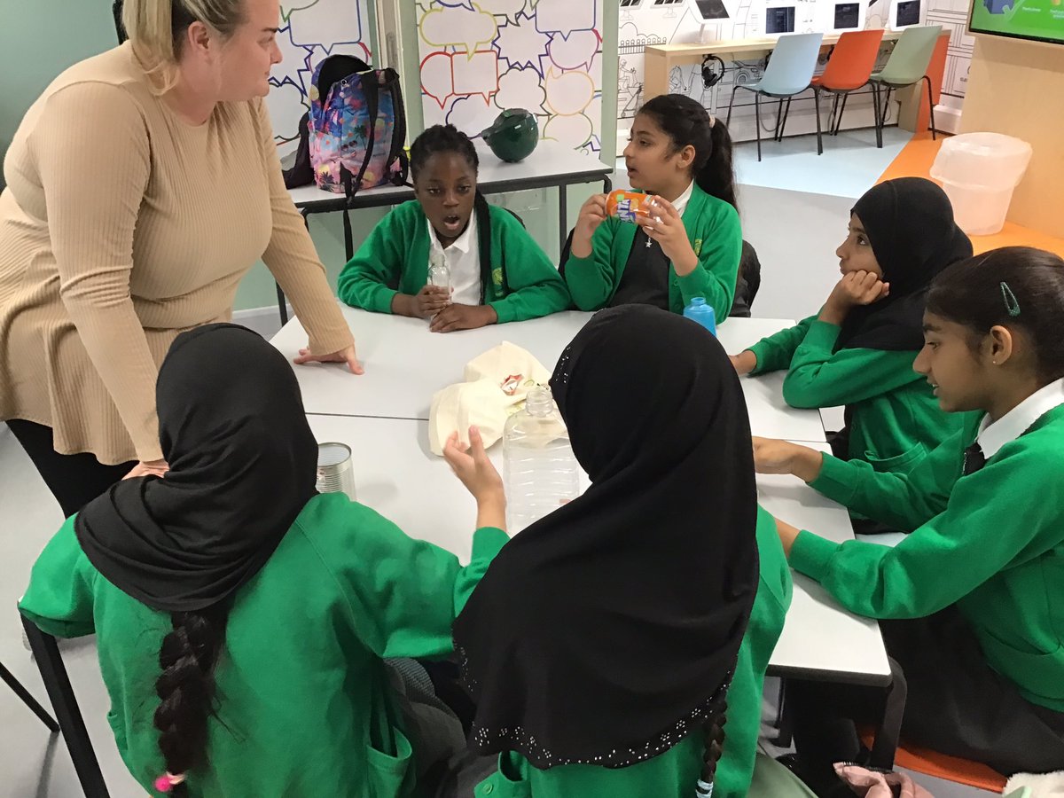 Greenacresyear3's tweet photo. Learning how things are recycled at R4GM #gpascience #gparshe https://t.co/QGAxLjv70e
