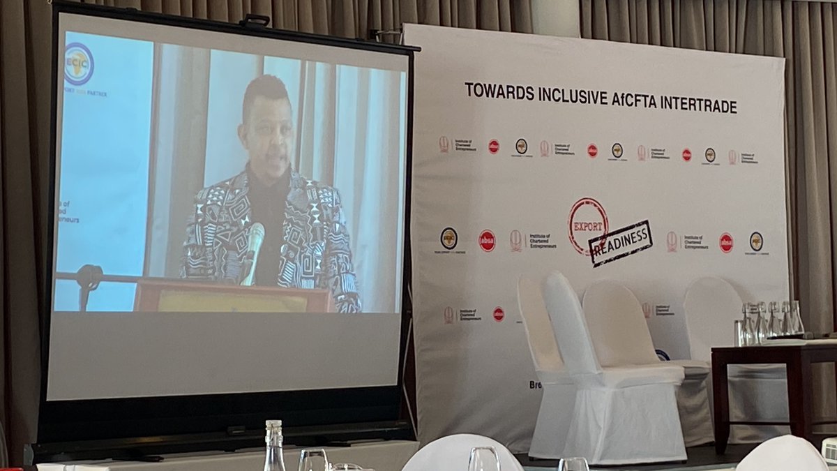 tebogokhaas's tweet photo. The comms guru and compère maestro, @LoratoTshenkeng Decode CEO, wrapping up the #BreakfastWithICE event. https://t.co/suuYTRoPb0