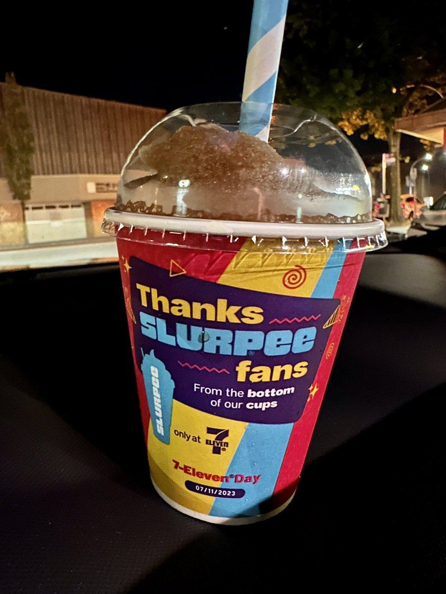 Matt4756rblx's tweet photo. yum! coca cola slurpee! happy 7 eleven day! https://t.co/by9BXIvRF3