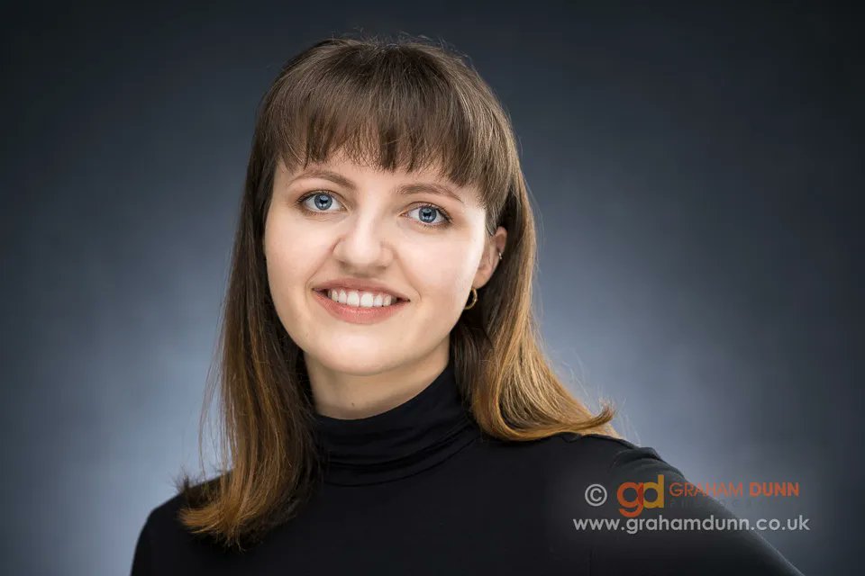 GrahamDunnPhoto's tweet photo. "The whole process was very easy &amp; comfortable...I really cannot recommend Graham's service enough" - lovely feedback from a recent shoot. Here's Olivia reviewing her images along with her final choice.
In need of a new headshot, then don't hesitate to get in touch.
#headshots https://t.co/kZuk2PfONz