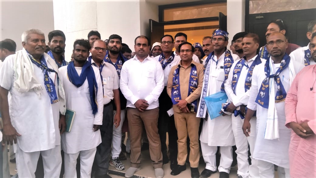 anilkumar4bihar's tweet photo. बहुजन समाज के उत्थान के लिए आज के समय में देश की एकमात्र विकल्प बहन मायावती जी के हाथो को मजबूत करने और दिल्ली के गद्दी पर बैठाने के लिए हम सभी बिहार के एक एक सिपाही तैयार हैं।
@bspindia https://t.co/UXiyxnfDBC