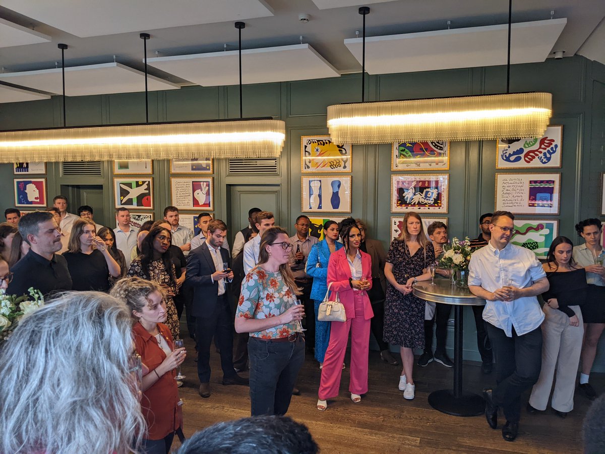 EnergyUKcomms's tweet photo. Yesterday evening saw us host our second #LightningBoltTalk⚡️.
With a host of attendees from the #energy industry, we all learned a bit more about data’s role in energy, while networking with colleagues across the sector. https://t.co/KTVQODDC5P