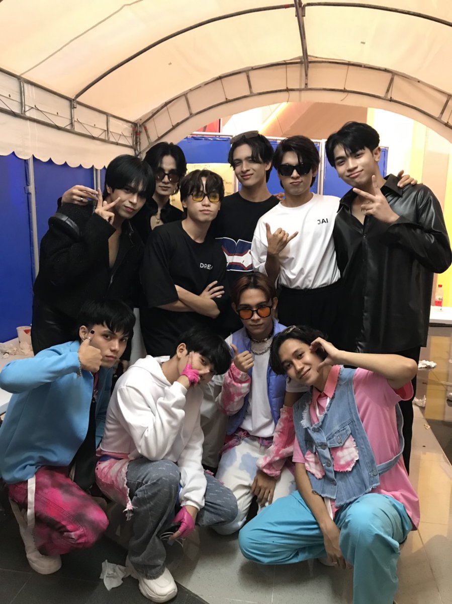 neophofficial's tweet photo. #NEO_PH | @PPOP_Fiesta 

📸 With 6ENSE #6ENSE @6ENSEofficial 
📍 Robinsons Gapan, Nueva Ecija

#PPOP #PPOPFiestaTourGapan https://t.co/17sr5hSF0p