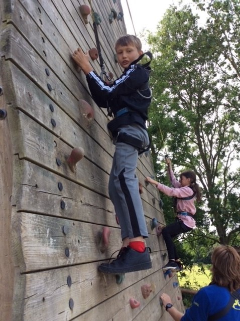 The children had fun yesterday morning playing games on the canoes and beating more personal goals through the climbing activity.  They finished off with a visit to the gift shop before lunch.

Yesterday afternoon was spent with taking part in Archery & All Aboard! 

#pgl2023