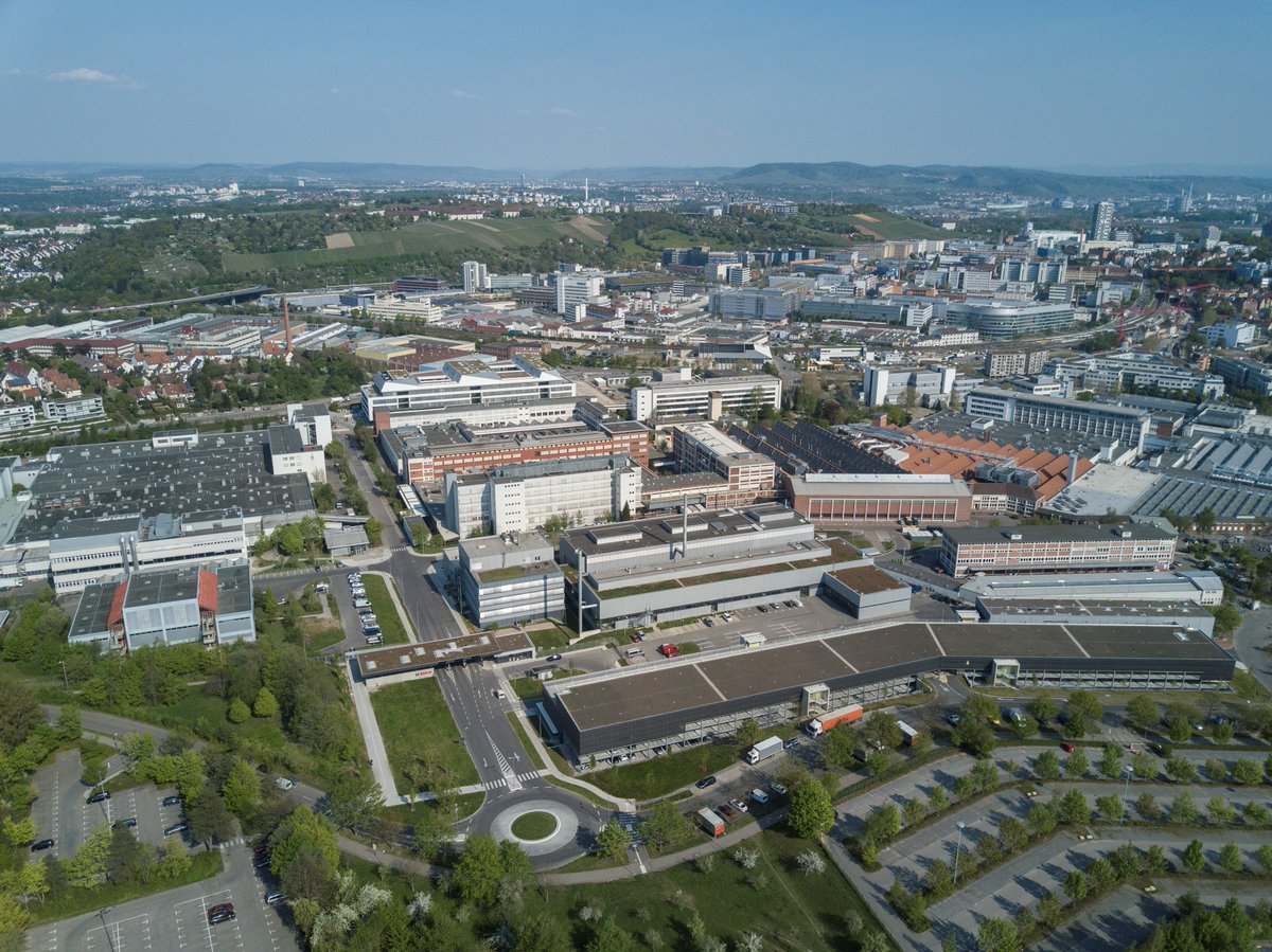 BoschGlobal's tweet photo. Let's talk #hydrogen! 💧 Tomorrow, the #BoschTechDay media event will take place at our Feuerbach site. #DYK that Feuerbach is our largest &amp; oldest location worldwide? It was set up in 1909. ➡️ Follow #BoschTechDay for news &amp; insights revolving around our #H2 technologies. https://t.co/CcpfBcuS6l