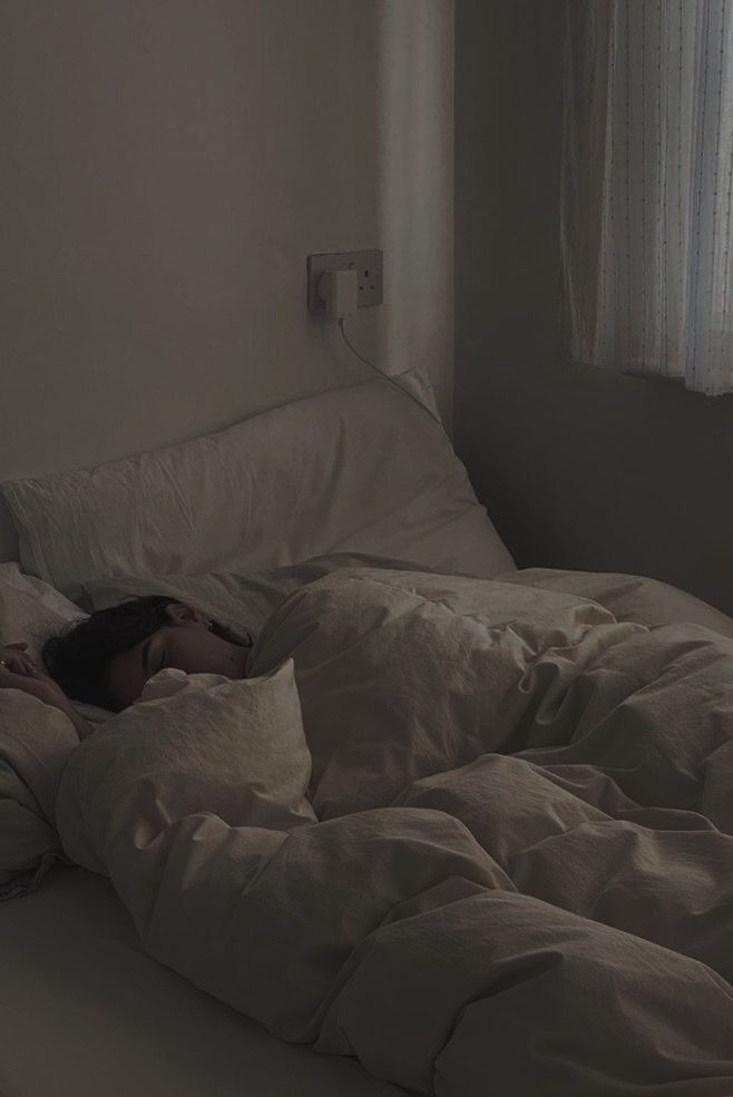 My girlfriend sleeps tight from noon till now. I miss you, babe.