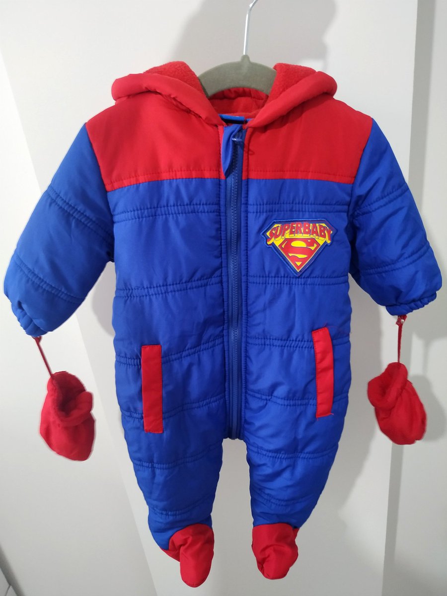 MundoRaist's tweet photo. No se vosotros, pero yo estoy muy emocionado con todos los anuncios de #SupermanLegacy de @JamesGunn 

Nuevos proyectos, nuevas generaciones. Mi hijo crecerá creyendo que un hombre puede volar. https://t.co/S7PxWZdrd2