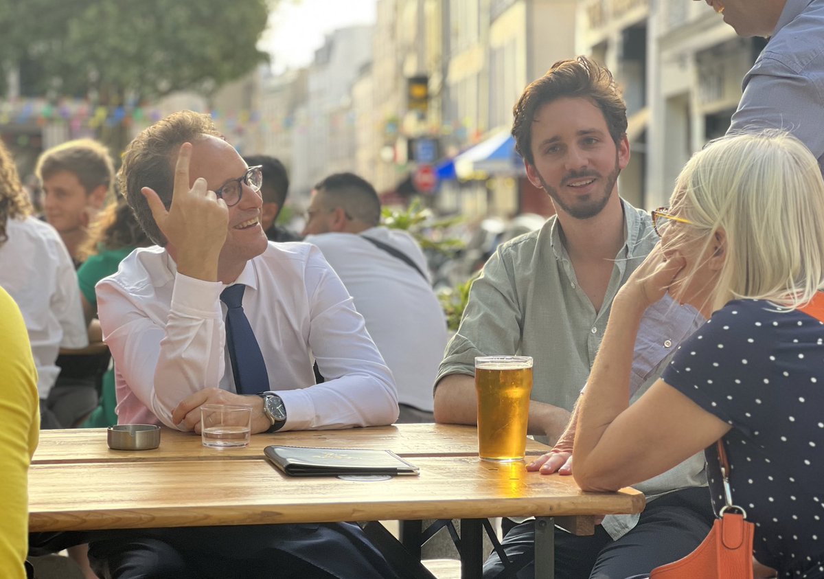 BertilFort's tweet photo. Merci à tous ceux qui se mobilisent au quotidien pour notre arrondissement #Paris10 !

Hier, nous étions rue René Boulanger pour partager un pot avec une partie de l’équipe &amp; les partenaires de la majorité présidentielle du 10è.

Merci @SylvainMaillard d’être passé nous saluer 👍 https://t.co/olvVC3s9hA