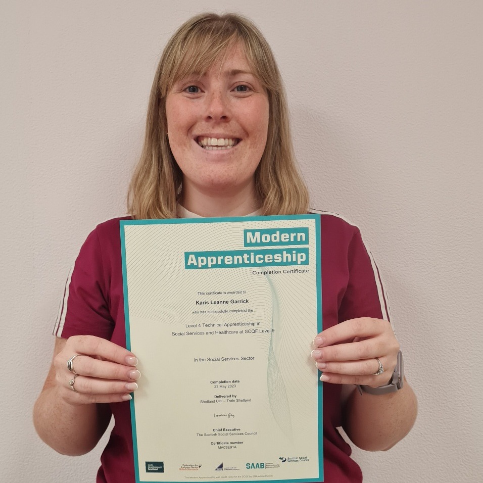 🌟 Huge congratulations to Karis Garrick who has completed a Modern Apprenticeship in Social Services & Healthcare - SCQF Level 9 through our vocational team here at UHI Shetland! 🌟 #UHIShetland #UHI #ThinkUHI #Shetland Apprentice