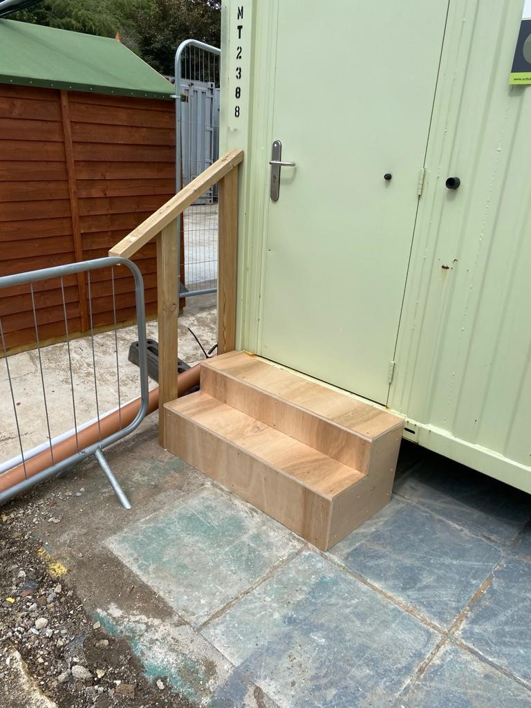 Starkoldbs's tweet photo. This week we assisted UC Build in setting their latest project up near Bath, which involved carpentry works to install signage, ramps and steps, alongside multi-service support involving consumables, firepoints and fencing. 
#loveconstruction https://t.co/NE6qfKYLHI