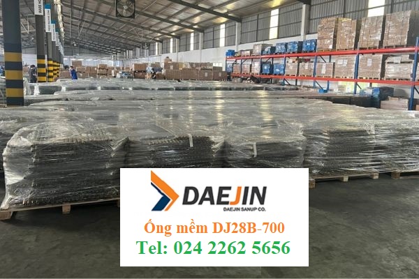 DayInox's tweet photo. Dây SS304 mềm inox - dành nối đầu phun chữa cháy Sprinkler D20, có kiểm định PCCC, dài 700mm, áp lực 14bar. DJ25UB hoặc DJ28B. https://t.co/Ici6x66KrN https://t.co/nsBZCAcRbp
