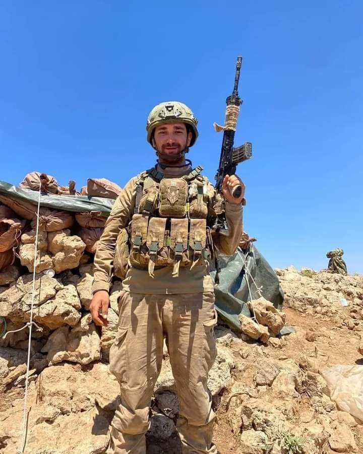 Pençe Kilit Harekatı Bölgesinde silah kazası nedeniyle yaralanan P.söz.Er Erdem Kavlak şehit oldu.
11.07.2023🇹🇷
Ruhu şad olsun🇹🇷
