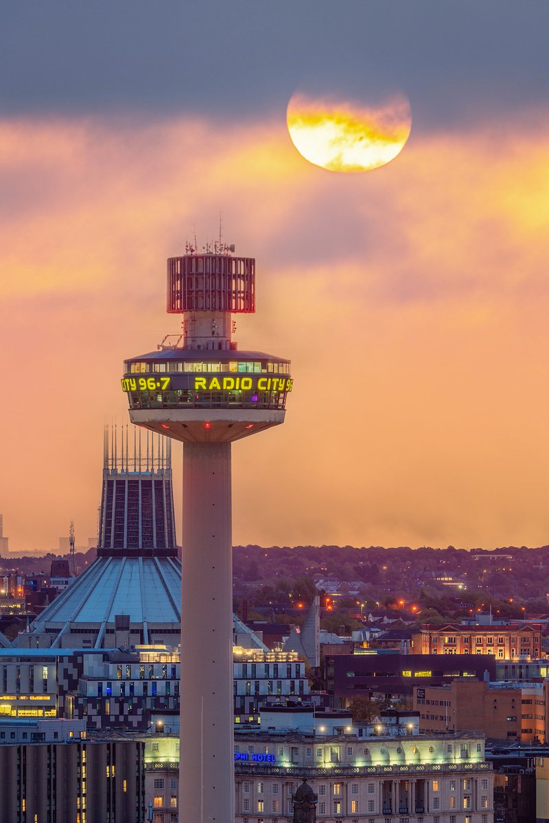 LiverpoolVista's tweet photo. Good morning. A brief #Liverpool sunrise. https://t.co/Q0tt4ceKZK
