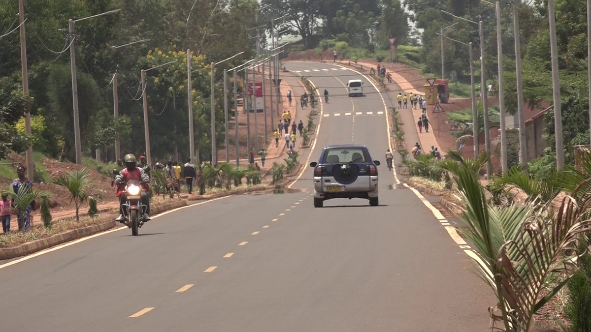 utamputazadaaa's tweet photo. Me: Good morning from Kibungo town/@NgomaDistrict
#Rwandaisclean https://t.co/NBDjbVsXdx