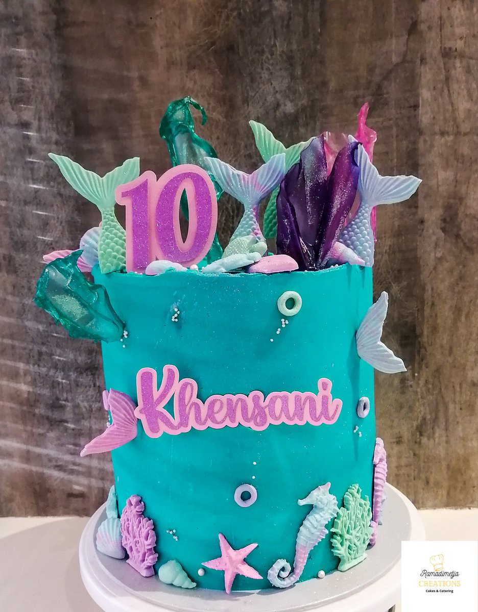 RamadimetjaCre's tweet photo. Kiddies birthday cakes🥰✨💞
#pretoriabaker #ptabaker #cakes #dikuku #birthdaycake #kidscakes #mermaidcake #undertheseacake #firstbirthday #babyshark #smallbusiness #DJSBU #femaleentrepreneur #ramadimetjacreations https://t.co/dMTazEIHoy