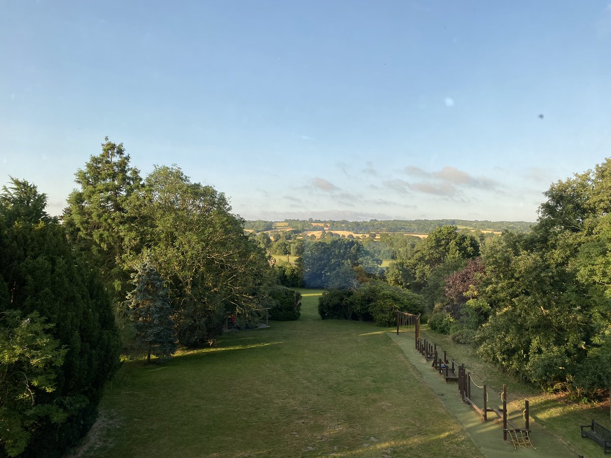It’s a beautiful start to the morning at Cardfields. Rooms are still sleeping or quietly reading/drawing before we start getting ready for the day at 7am.