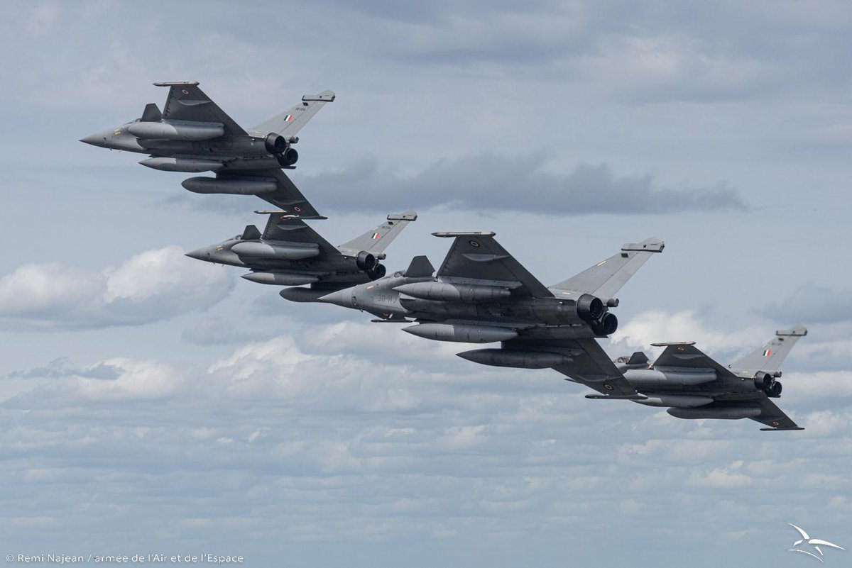 india_narrative's tweet photo. Indian Air Force and French Air Force Rafales practise over the Parisian skies to achieve perfect synchronisation for the upcoming #BastilleDay Parade
#INDefence #25YearsOfStrategicPartnership @IAF_MCC @Armee_de_lair https://t.co/VjhhNIUjFG