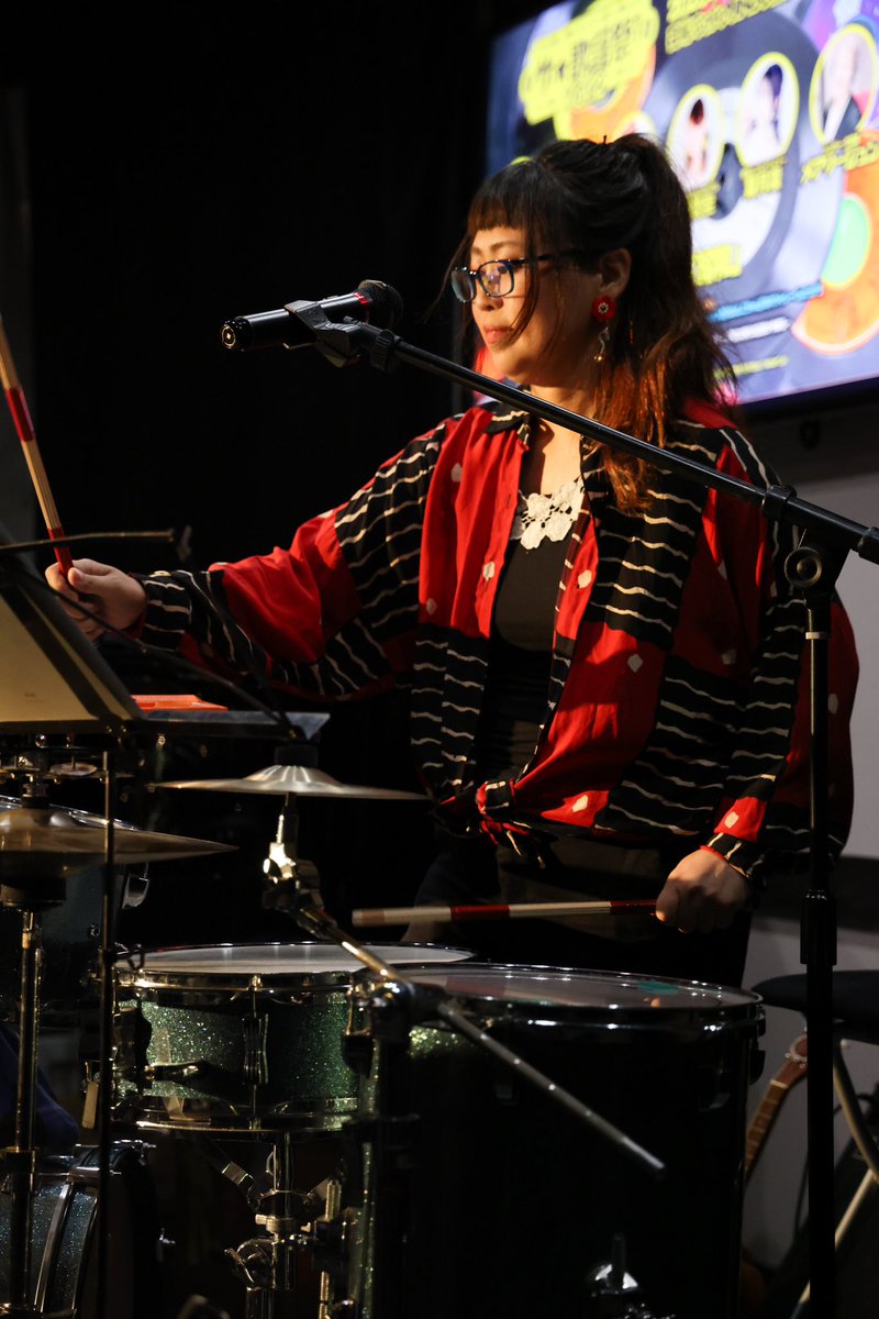 harukedrum's tweet photo. 先日、カメラマン小野崎悟さんが演奏中に写真を撮ってくださいました♪
元々スポーツマンのカメラマンさんなので、ドラムのように動き回る写真もお手の者‼️
プロの腕は違いますね👏✨
有難うございました🙇
#Lifeレコードカメラマン
#動いている人専門カメラマン
#WINWORLD
#小野崎悟
#ありのまま撮影 https://t.co/SaEXnP4T0Q