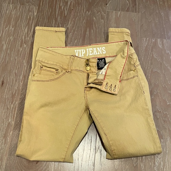 viccik25's tweet photo. So good I had to share! Check out all the items I'm loving on @Poshmarkapp #poshmark #fashion #style #shopmycloset #vip #columbia: https://t.co/xLLdGHjCIn https://t.co/bZYgW3ZN1W