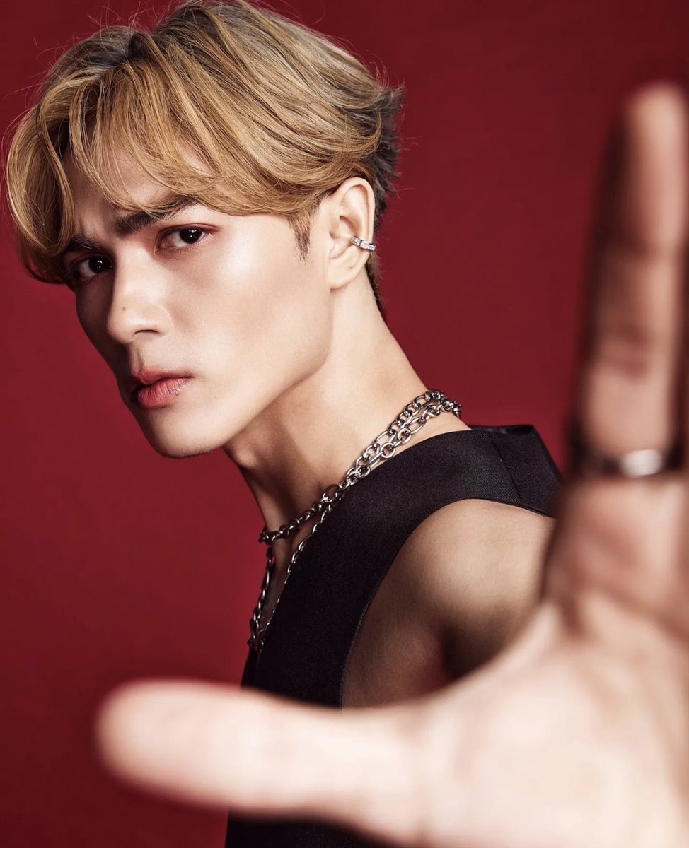 UnderbedDara's tweet photo. #แน็กชาลี ร่างทอง ผมทอง ลุคนี้จาเป็นลมหล่อมากกก ไม่ต้องถามว่าอะไรหมด…เป็นหนี้ครับ!! โจบบบ 5555 

#ใต้เตียงดารา https://t.co/GveKdkmEok