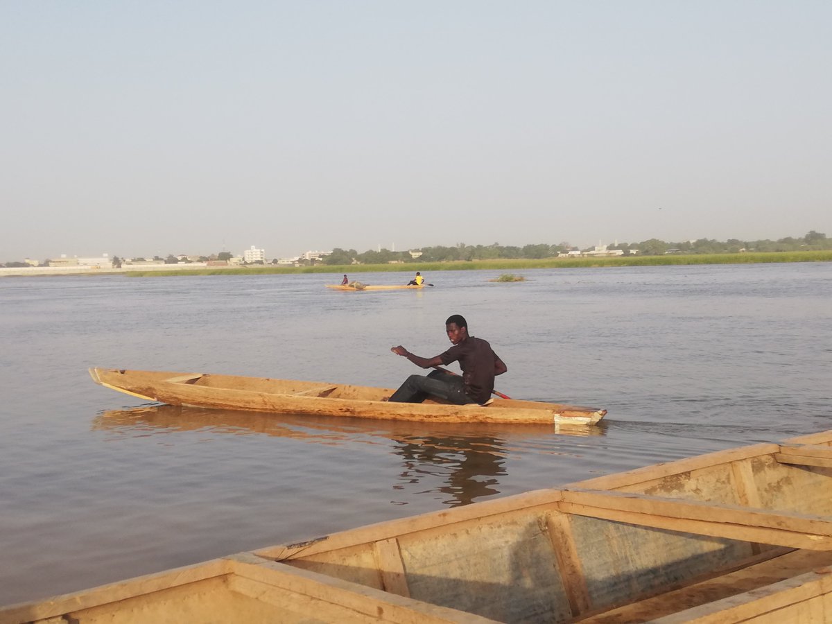 Pillandia's tweet image. Two views from the Chad 🇹🇩 bank of the Logone River. 
On the opposite bank, we can see the town of Logone-Birni (Cameroon 🇨🇲). 
📸: Dec. 2019. 
🌐: 11°40'14.9"N 15°04'37.3"E. 
pillandia.blogspot.com/search/label/TD 

#Chad #Chari #Cameroon #Cameroun #Logone #Kotoko #Lagwan #Border #Frontière