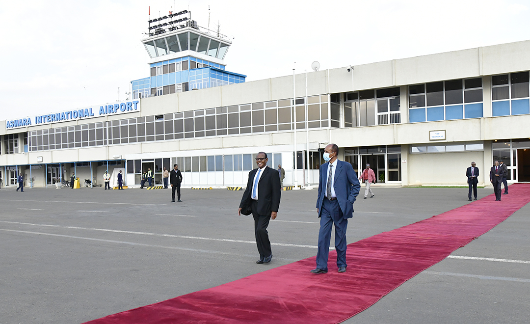 hawelti's tweet photo. On the invitation of President Abdel Fattah el-Sisi, President Isaias Afwerki has departed to Egypt in mid-morning hours today to attend the Summit of Leaders of the neighbouring countries of Sudan.Presidential delegation includes FM Osman Saleh &amp; Presidential Adviser Yemane G/ab https://t.co/3MGVZFmTAm