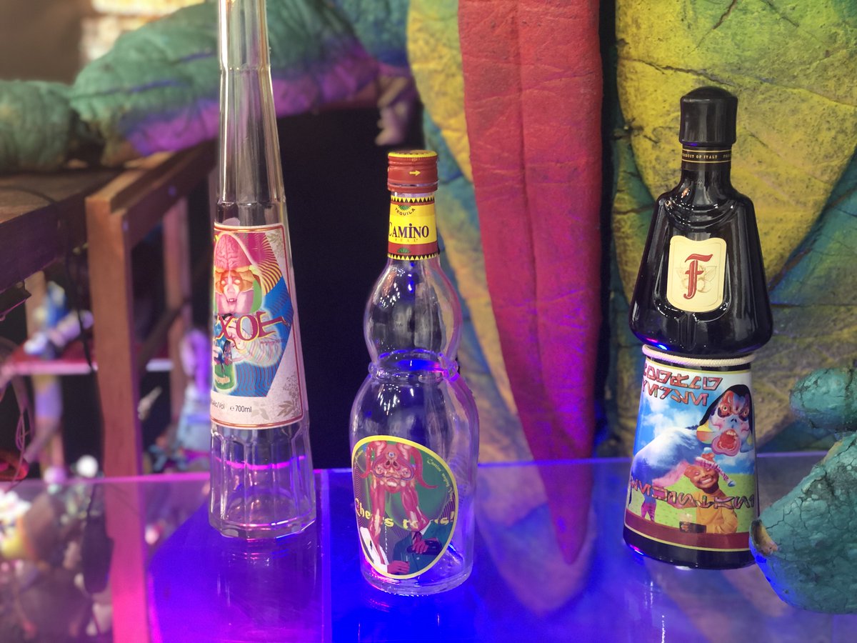 mograg gallery (@mograggarage) on Twitter photo “CANTINA” mograg VERSEの展覧会グッズ
セキンタニ・ラ・ノリヒロの酒ラベルステッカーはオンラインで一部SOLD OUTになっていましたが追加しました🍻 ラベルに書かれた宇宙語を翻訳して楽しもう🔥 dieselartgallery.stores.jp #mogragverse #diselartgallery <a href="/DieselART/">DIESEL ART GALLERY</a> “CANTINA” mograg VERSEの展覧会グッズ
セキンタニ・ラ・ノリヒロの酒ラベルステッカーはオンラインで一部SOLD OUTになっていましたが追加しました🍻 ラベルに書かれた宇宙語を翻訳して楽しもう🔥 dieselartgallery.stores.jp #mogragverse #diselartgallery <a href="/DieselART/">DIESEL ART GALLERY</a>