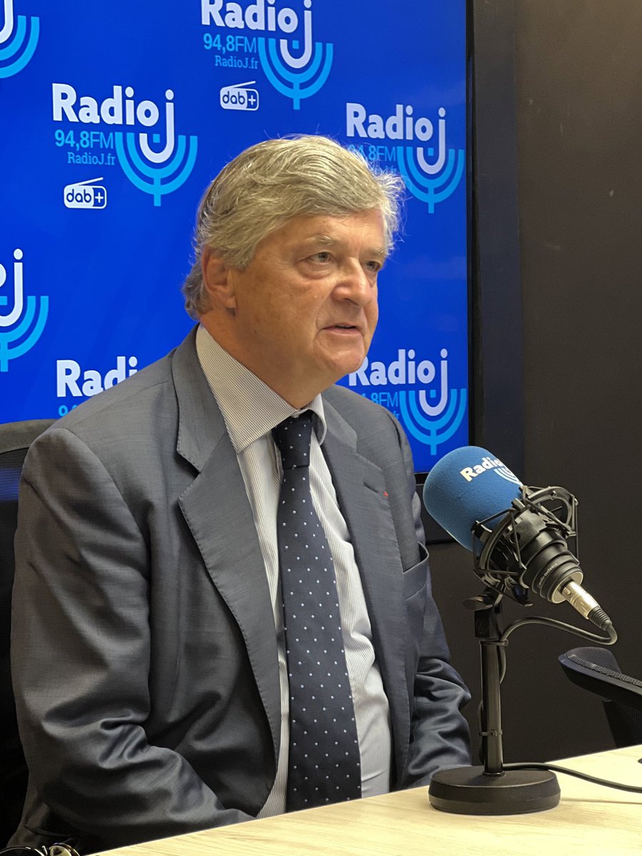 EmmanuelRials's tweet photo. 7h40 dans les studios de RADIO-J avec Nicolas Forissier, député LR de l’Indre, invitée de @C_Barbier chez @LeaMoscona et billet humour de @annabelleshow - @RadioJFrance @N_Forissier https://t.co/3P6goJUiSM