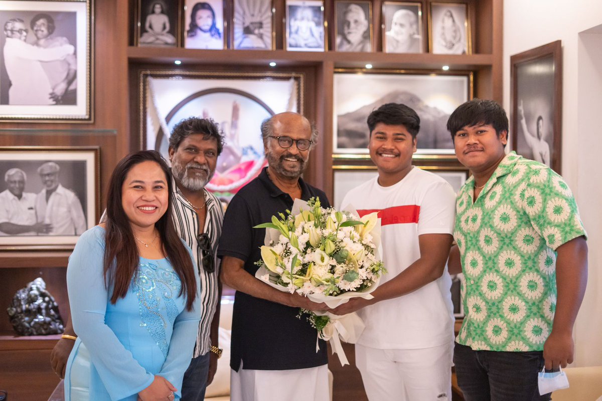 Stunt Director #StunShiva's son #KevinKumar who had assisted him in #Akhanda, #Jailer & more films, has become a Stunt Director. The Aspiring Talent received #SuperstarRajinikanth's blessings for this new journey of his. 😎🤘🏼 @StunShiva8 #Thalaivar @rajinikanth