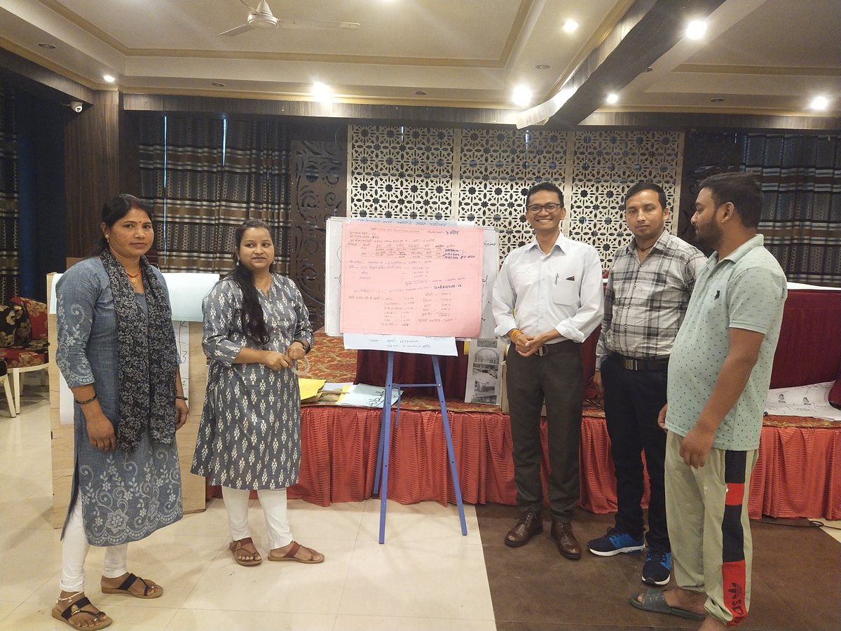 Usrlm_Haridwar's tweet photo. business/development plans  given by all teams towards to all participants regarding producer enterprises/Producer company . district thematic expert Suraj Kumar with his team. https://t.co/b5M0cWW9lF