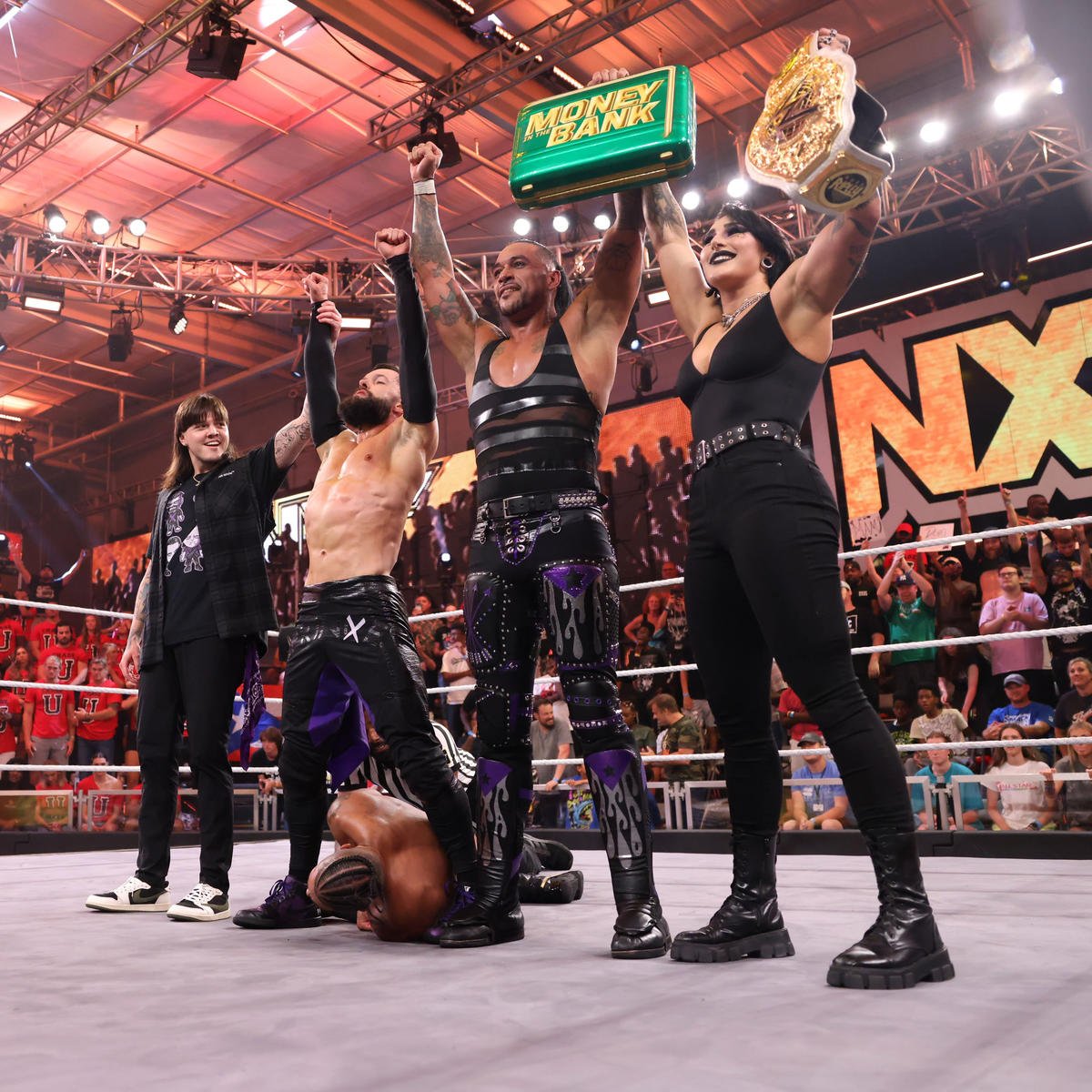 SrAlexGomez's tweet photo. #UHEP681 | Triple H está cerca de cumplir un año como jefe creativo de WWE. Lo analizamos. También #WWENXT, con el Judgment Day cerrando, y MLW, con PPV a sus espaldas.
🗣️ NXT con @DeLasLuchas
🗣️ MLW con @AlexMurillo_SW
🎙️🟠 https://t.co/XihWD3R1D8
🎙️🟢 https://t.co/TSkRU8R5FC https://t.co/6w3Xx1kAeV