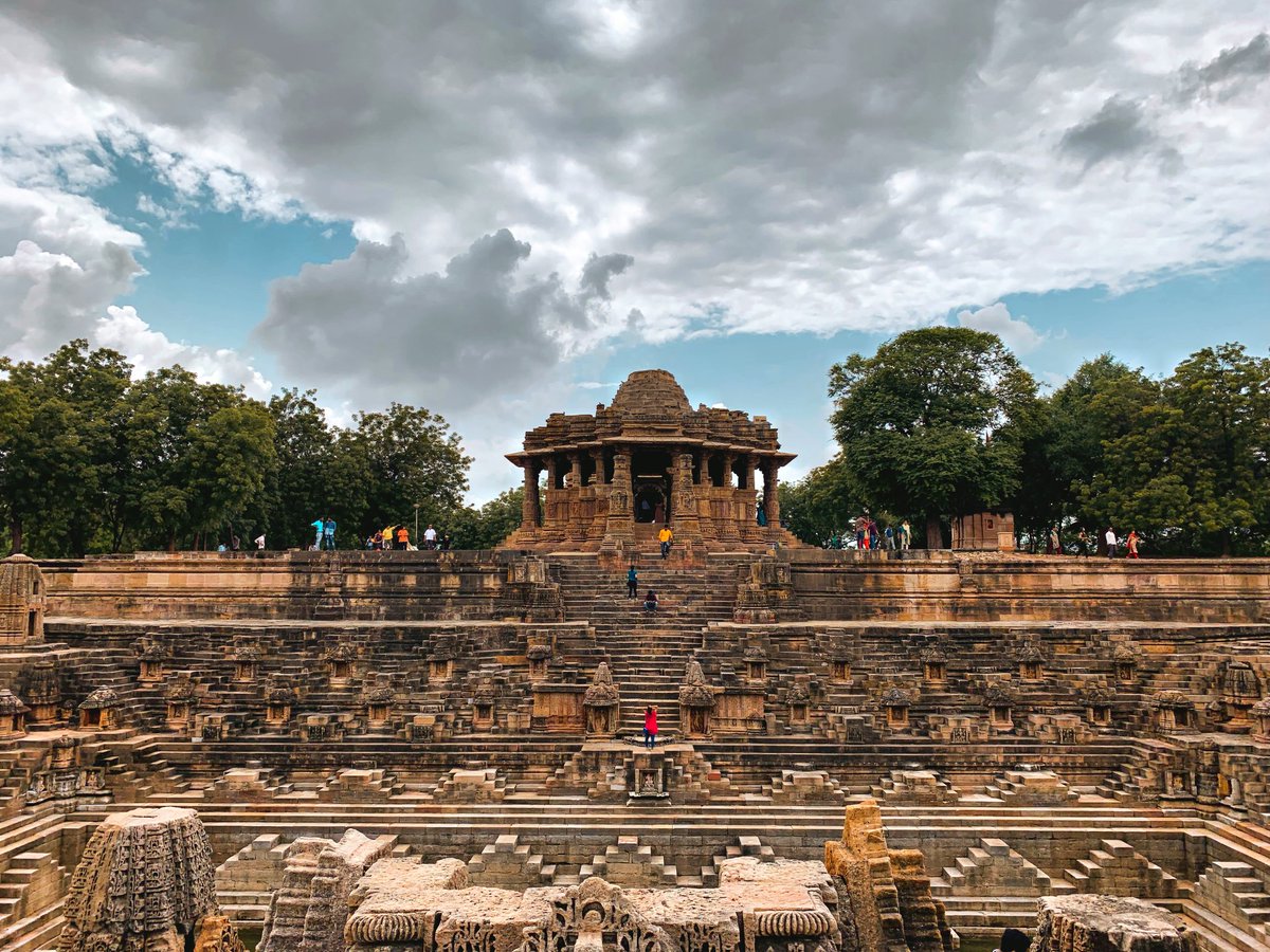 Sanjays80327578's tweet photo. @VertigoWarrior Modhera Sun Temple,Gujarat,India ♥️🇮🇳 https://t.co/9Lc3qL9sN7