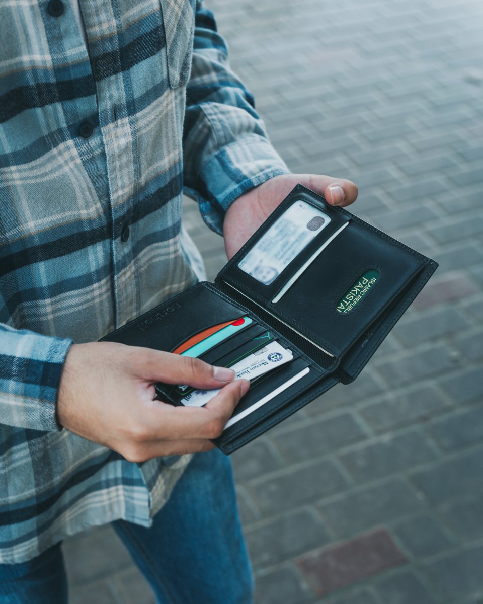 NrthElfOfficial's tweet photo. Vibe Travel Wallet, The perfect companion for your journey
#northelf
#wallet 
#travel https://t.co/HGCU72fHpj