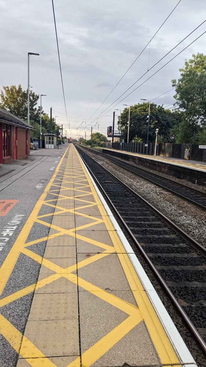 Richard Hixson (@oceandocy) on Twitter photo Early train to London to talk oceanic health, healthcare and container shipping to @_AXREM
Hoping to secure more healthcare supplier signatories to coZEV <a href="/AIEnvironment/">Aspen Energy & Envir</a> and ZEMBA.
Why? Because the NHS cannot get to net zero without net zero ships.
@DrNickWatts @oceansandus Early train to London to talk oceanic health, healthcare and container shipping to @_AXREM
Hoping to secure more healthcare supplier signatories to coZEV <a href="/AIEnvironment/">Aspen Energy & Envir</a> and ZEMBA.
Why? Because the NHS cannot get to net zero without net zero ships.
@DrNickWatts @oceansandus