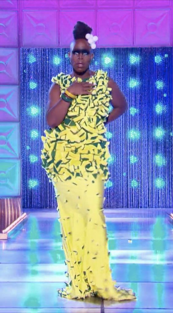 we need a sponge collab between Gabri (<a href="/GaleCocina/">Gabriel E. Rguez.</a>) from #TopChef and <a href="/monetxchange/">Monét</a> from #DragRace. #IYKYK