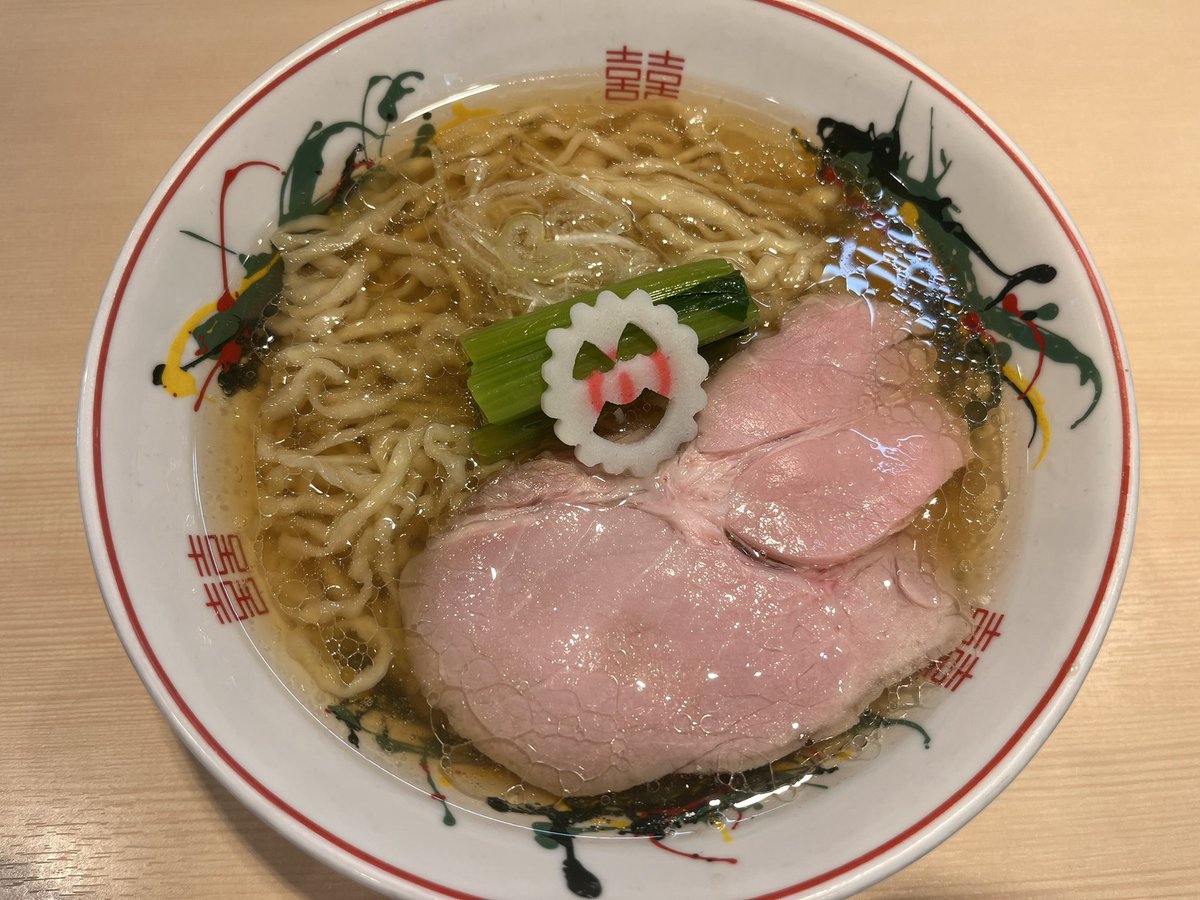 MeshiWarabi's tweet photo. 王子【キング製麺】白だしラーメンを頂きました😋
麺の美味しさもしっかり感じられ、和の出汁の旨味、そしてなにより美しい😍

#キング製麺 
#王子ラーメン
 #麺がうまい
#行列必死 
#罪悪感のないラーメン
 #蕨めし https://t.co/gr14P25oAR