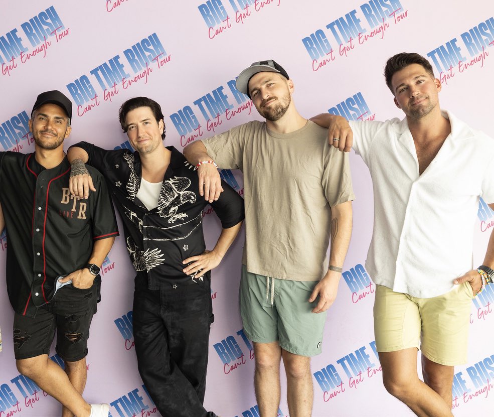 HendersonCrewww's tweet photo. one is good but four is better 🫡 https://t.co/p7VR0h2Tra
