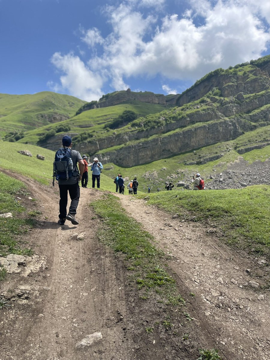 bakhsh911's tweet photo. Azerbaijan a beautiful place and having such company made it better (hiking trip) اذربيجان كانت رحلة ممتعة وما جعلها اكثر متعة الصحبة الجميلة . @hemamadv @DrIMIbrahim @Mahdi_sama @DrAlqarni @Hemamworld @amaar1416 https://t.co/AIZ6ZbwwC5