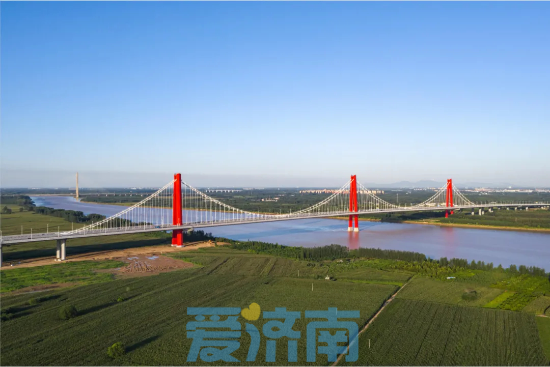 JinanVision's tweet image. The Jinan Yellow River Phoenix Bridge project, the Hengyi Road Dasi River Bridge project in Jinan Start-up Area for Growth Drivers Transformation, and the Henger Road Dasi River Bridge project all won the&quot;China Steel Structure Gold Award&quot;. #JinanShandong #ChinaSteelStructure