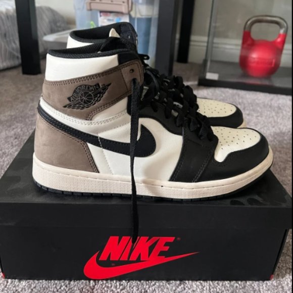 cnmparker's tweet photo. So good I had to share! Check out all the items I'm loving on @Poshmarkapp #poshmark #fashion #style #shopmycloset #jordan: https://t.co/20BSVRGDPv https://t.co/pfAXoZAt4Z