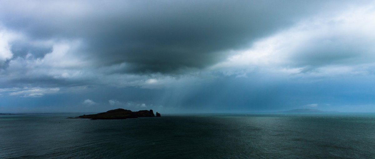 Ireland's Eye
Howth Cliff walk

#KeepDiscovering #Ireland #howthcliffwalk #Coastal