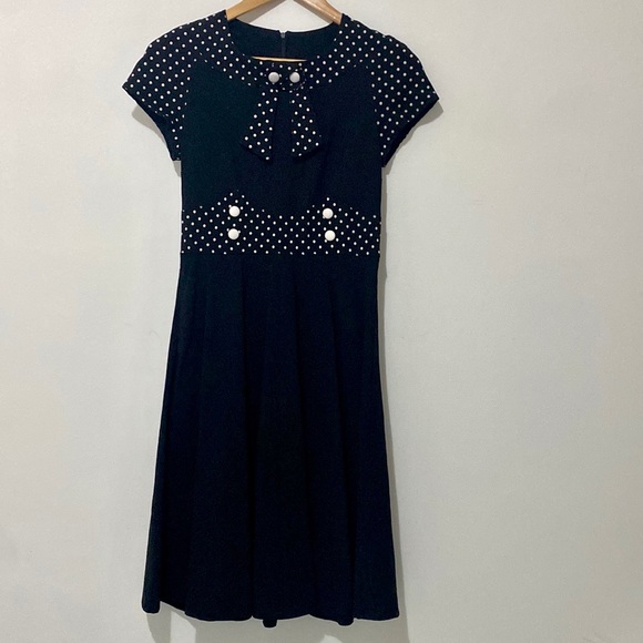 fourbirdsflying's tweet photo. So good I had to share! Check out all the items I'm loving on @Poshmarkapp #poshmark #fashion #style #shopmycloset #teaberry #hellbunny #stella: https://t.co/JXKoO86r0M https://t.co/le8A4aMMzm