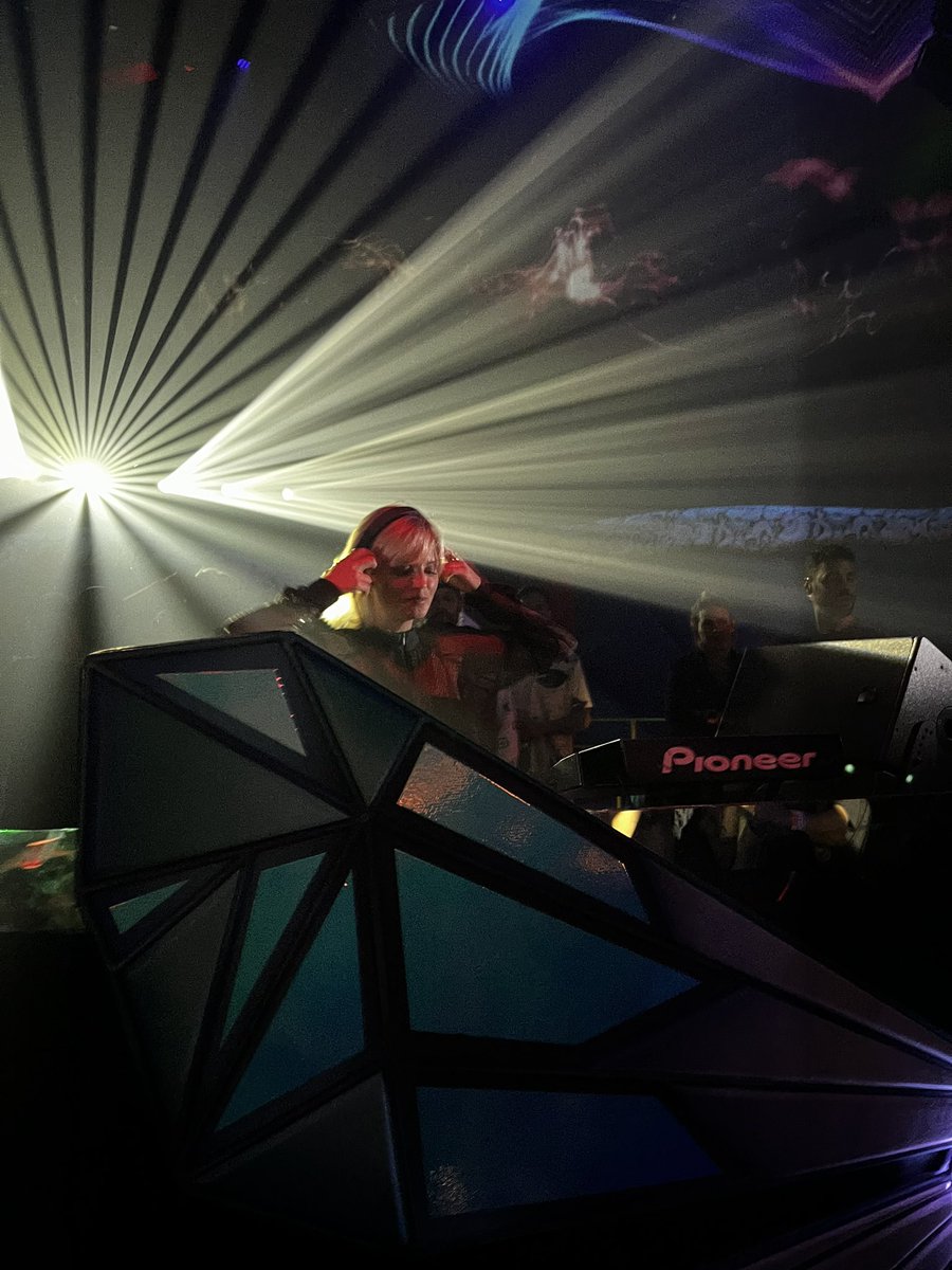 Yet again another smashing set 🥰Gracias #IdaEngberg
2008 (Summerset, Poperinge) 
2023 (Club Chinois, Eivessa)