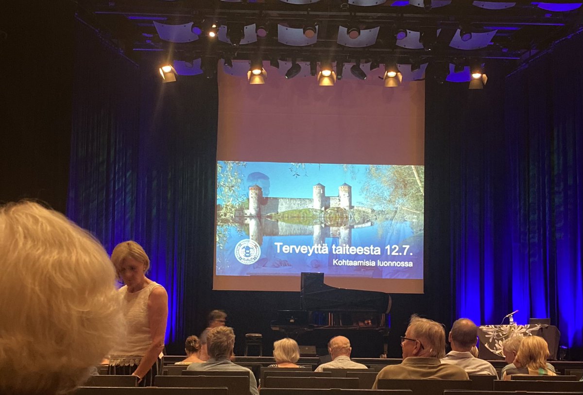 Yksi kesän kohokohdista. Terveyttä taiteesta seminaari. Aurinko paistaa ulkona ja sisällä salissa odotukset korkealla. <a href="/DuodecimFi/">Duodecim</a> #terveyttätaiteesta2023