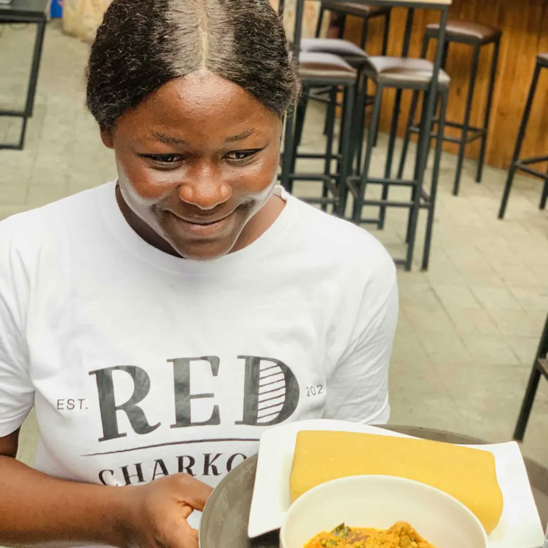 Redcharkoal's tweet photo. Can I serve you?
Your favorite delicacy is here with us. We have the best just for you. Place your order now 

Visit us at 31, Ekololu Street, Surulere, Lagos 

#redcharkoal #redcharkoalrestaurant #redcharkoallounge #restaurantinsurulere https://t.co/Ic9tmjSAhY
