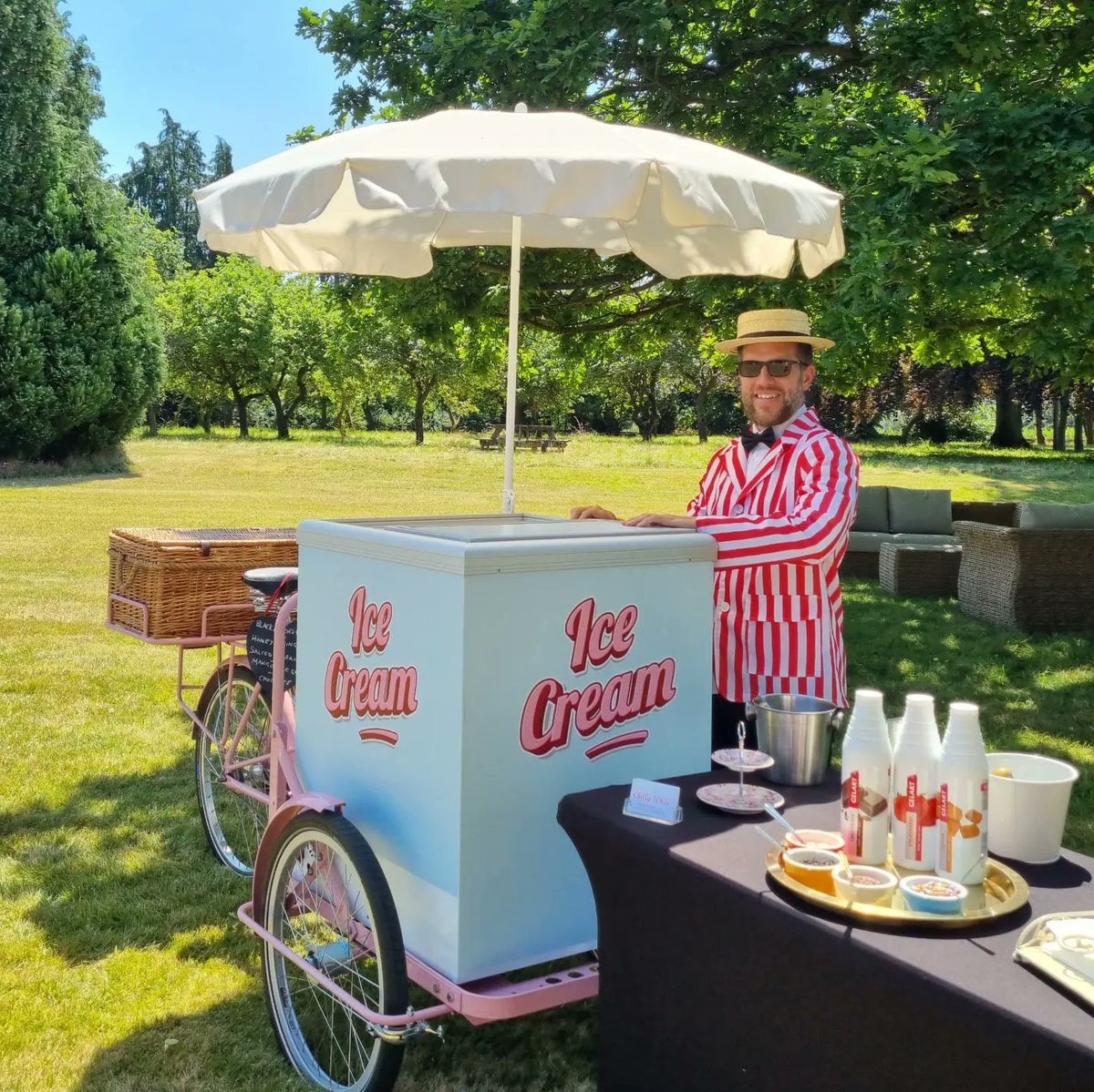 chillywhiteltd's tweet photo. 🎉✨️Summertime Bliss at the Loud Minds Summer Party 🥳 🍦 We had an absolute blast scooping up delicious ice cream delights on behalf of the incredible team at Fettle &amp; Favour. #Icecream #Summer #Party https://t.co/Uw4XpgwAIi