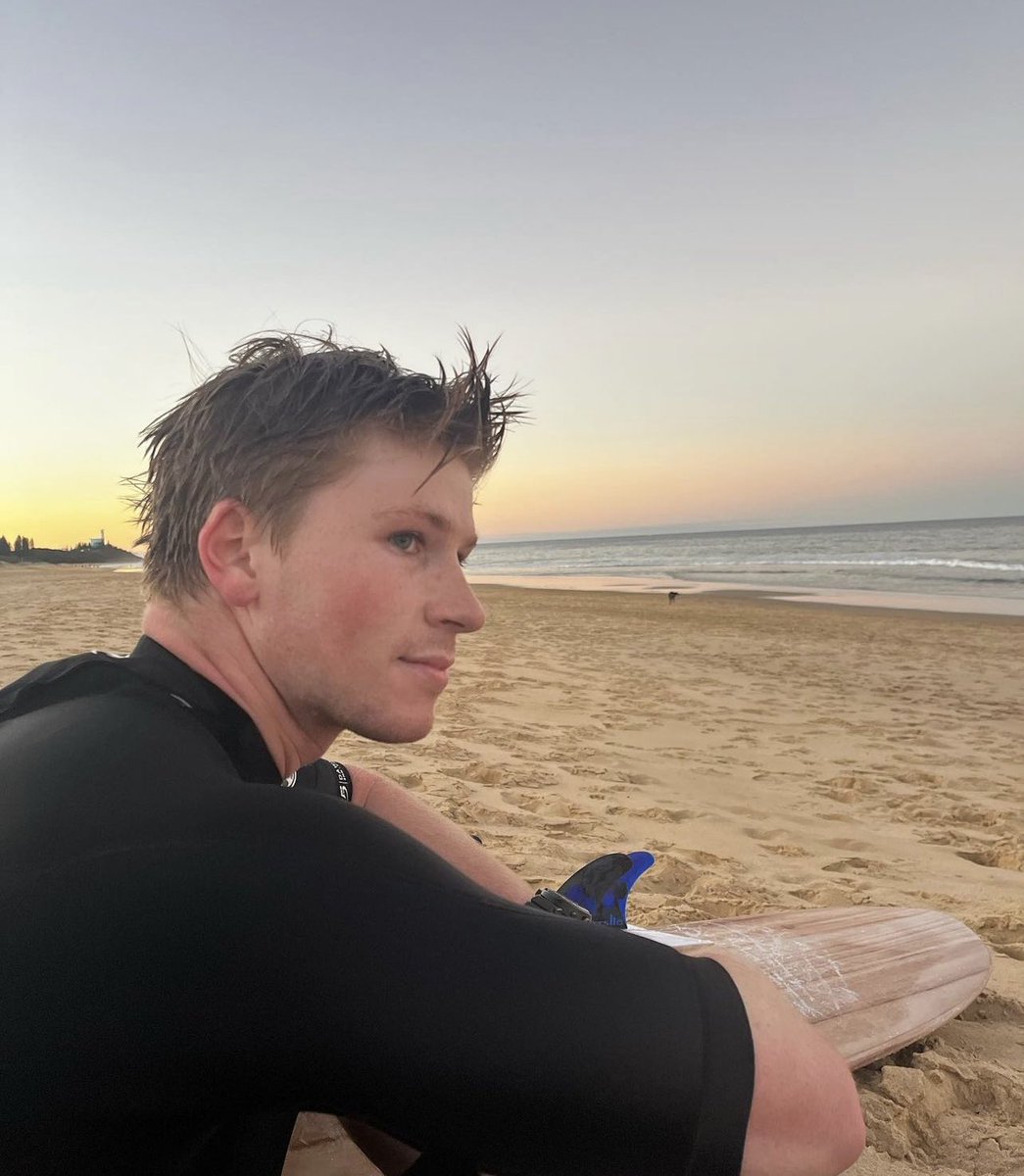 RobertIrwin's tweet photo. Sunset surf 🌅 https://t.co/9urBkdpNEp