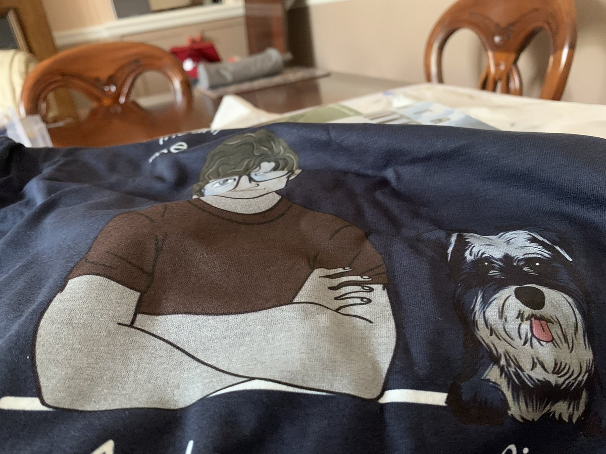 pippy451's tweet photo. @customchicuk I’ve mailed you 4 times about returning my order and been ignored. No info about refunds on your site. T-shirt ungiftable. Wrong size and my human does not have grey skin! https://t.co/aPMs2KAbkj